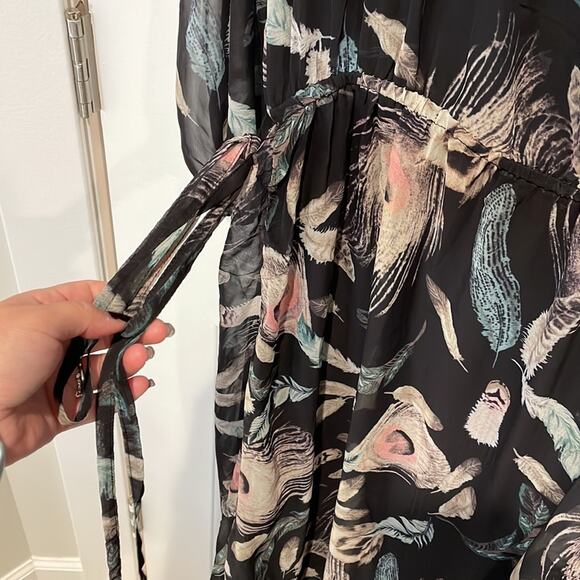 La Bellum by Hillary Scott feather print cold shoulder dress medium - Picture 10 of 10